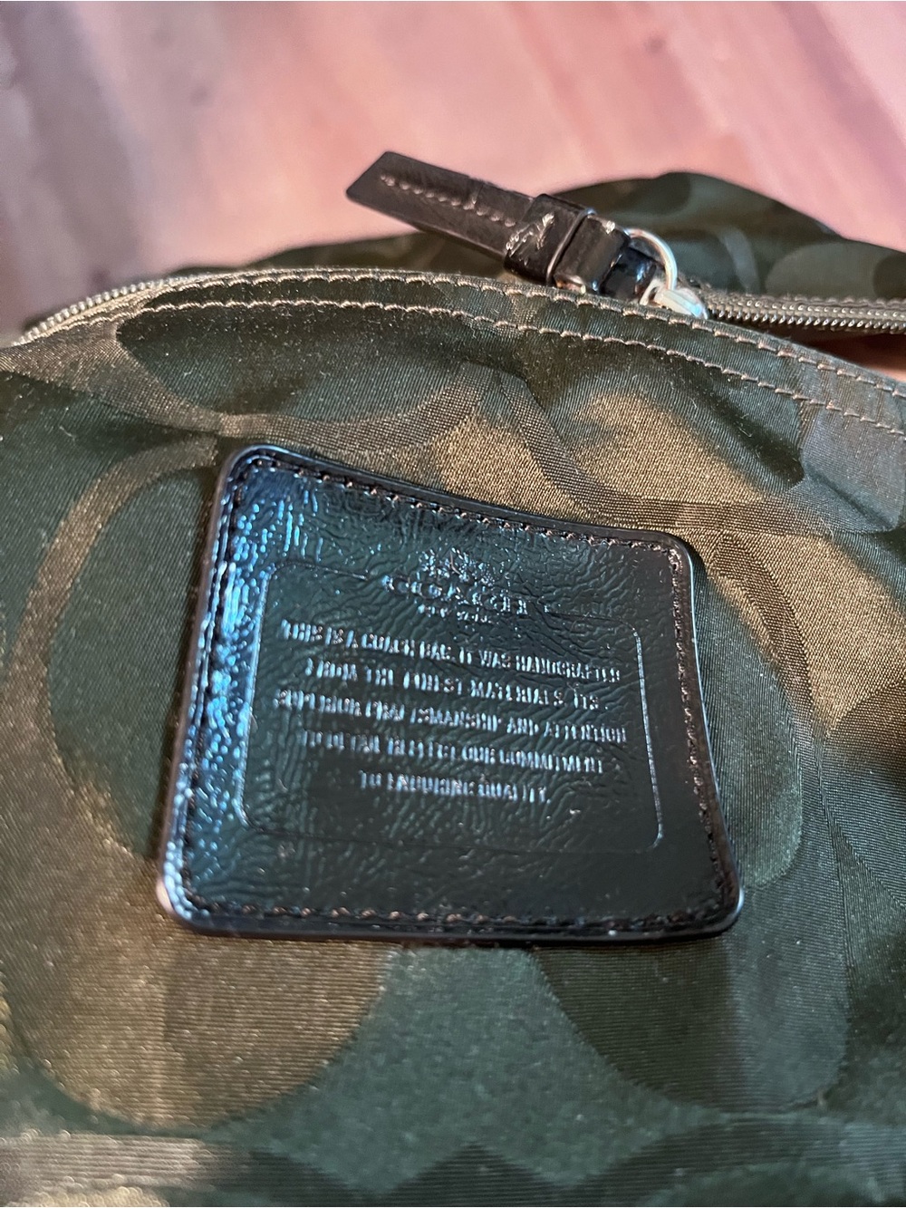 Coach Women’s Dark Green Signature Shoulder Bag With Matching makeup bag - Picture 3 of 6